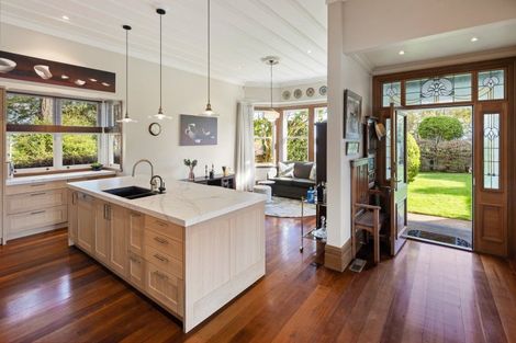 Photo of property in 23 Ruakiwi Road, Hamilton Lake, Hamilton, 3204