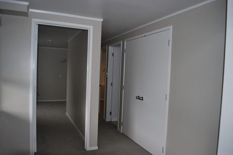 Photo of property in 5 Beaudine Avenue, Glenfield, Auckland, 0629