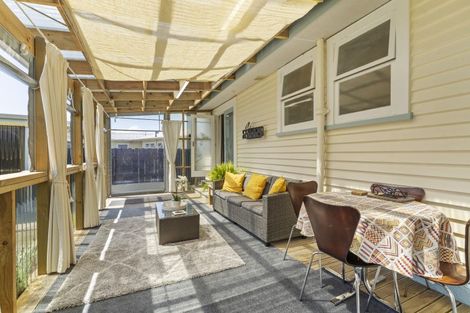 Photo of property in 19 Freyberg Street, Levin, 5510