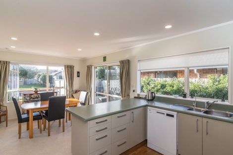 Photo of property in 19 Sunburst Court, Paraparaumu Beach, Paraparaumu, 5032