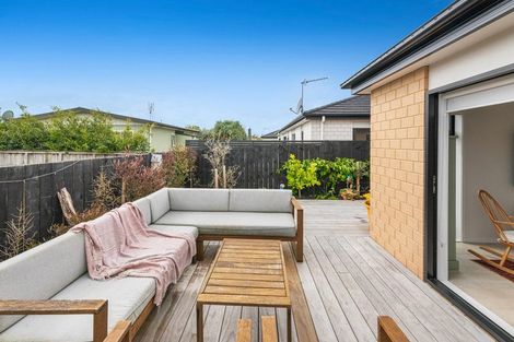 Photo of property in 16a Lillian Place, Orewa, 0931