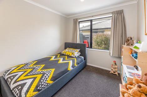 Photo of property in 26 Rochester Crescent, Rolleston, 7614