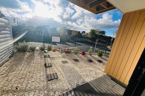 Photo of property in 1/40 Mark Edward Drive, Half Moon Bay, Auckland, 2012