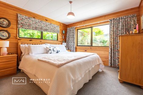 Photo of property in 1 Bathurst Street, Silverstream, Upper Hutt, 5019