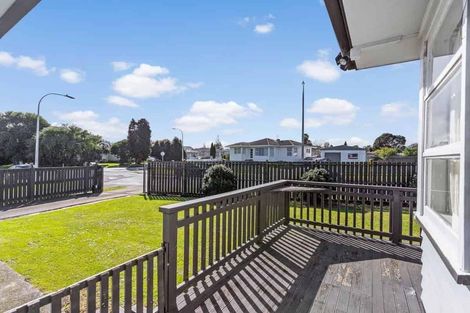 Photo of property in 119 Chichester Drive, Rosehill, Papakura, 2113