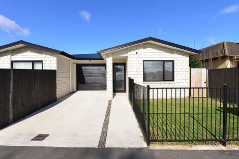 Photo of property in 32 Holland Road, Fairfield, Hamilton, 3214