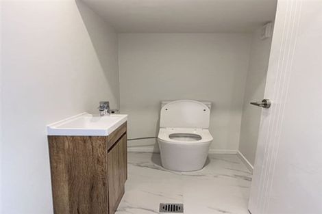 Photo of property in 8a Neptune Avenue, Beach Haven, Auckland, 0626