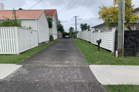 Photo of property in 1/15 Sunnynook Road, Forrest Hill, Auckland, 0620