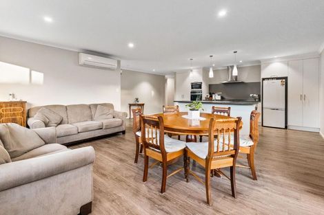 Photo of property in 16 Pitoitoi Drive, Riverhead, 0820