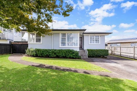 Photo of property in 47 Megan Avenue, Pakuranga Heights, Auckland, 2010