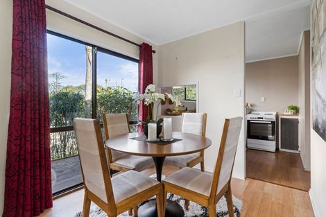 Photo of property in 16 St Catherine Crescent, West Harbour, Auckland, 0618