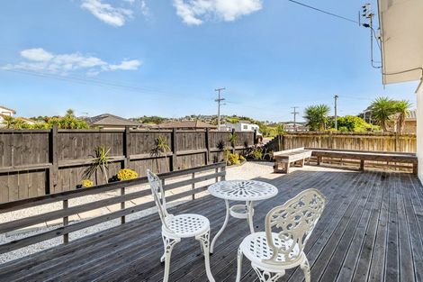 Photo of property in 1/137 Centreway Road, Orewa, 0931
