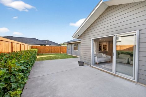 Photo of property in 3 Magnolia Lane, Kelvin Grove, Palmerston North, 4414