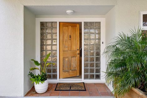 Photo of property in 14 Del Mar Place, Merrilands, New Plymouth, 4312