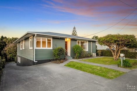 Photo of property in 27 Amberley Avenue, Te Atatu South, Auckland, 0610