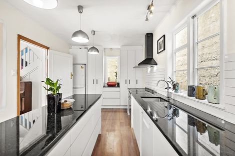 Photo of property in 100 Barnard Street, Wadestown, Wellington, 6012