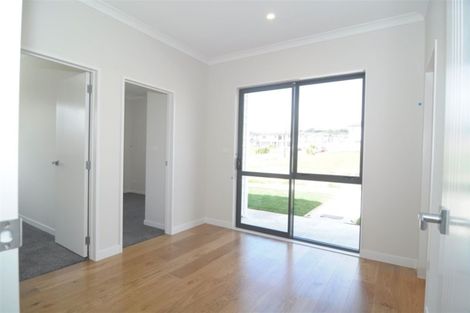 Photo of property in 52 Cooladawson Drive, Flat Bush, Auckland, 2019