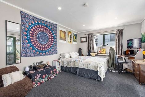 Photo of property in 26 Sunline Avenue, Massey, Auckland, 0614
