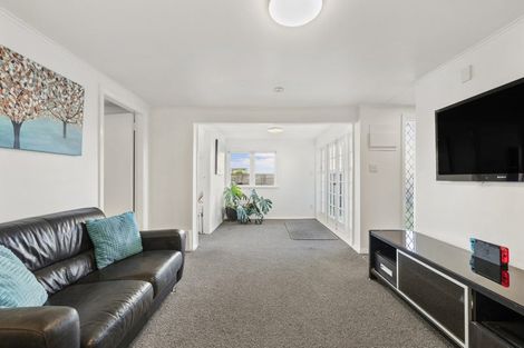 Photo of property in 27 Tai Paku Paku Road, Karaka Bays, Wellington, 6022