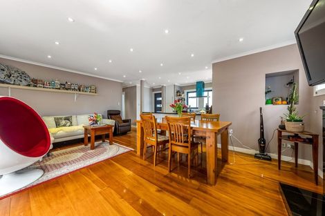 Photo of property in 88 Kaurilands Road, Titirangi, Auckland, 0604