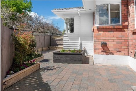 Photo of property in 1/94 Nile Road, Milford, Auckland, 0620