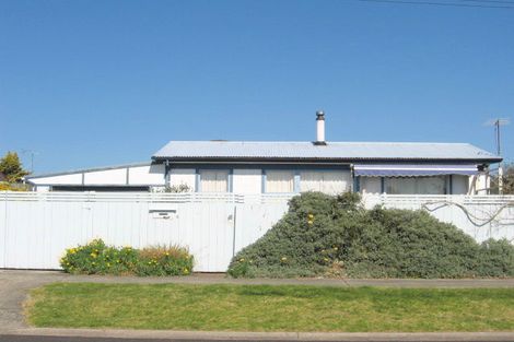 Photo of property in 8a Bryce Street, Whitianga, 3510