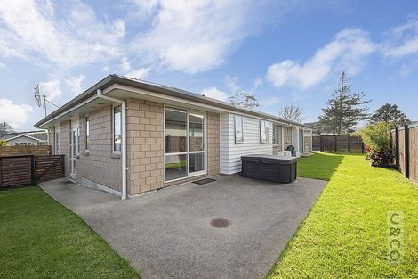 Photo of property in 124 Pohutukawa Parade, Riverhead, 0820