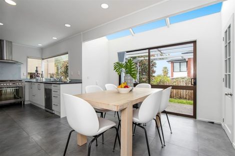 Photo of property in 6 Glucina Avenue, West Harbour, Auckland, 0618