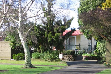 Photo of property in 1 Otira Place, Awapuni, Palmerston North, 4412