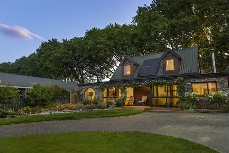 Photo of property in 21 Heuchan Lane, Wanaka, 9305