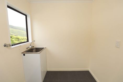 Photo of property in 56 Woodhouse Avenue, Karori, Wellington, 6012