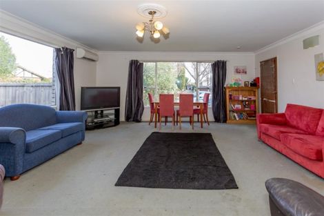 Photo of property in 21 Heaphy Place, Casebrook, Christchurch, 8051