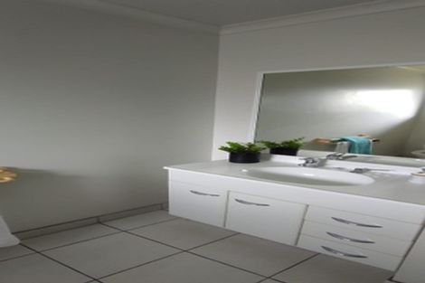 Photo of property in 25 Pateke Drive, Takanini, 2112