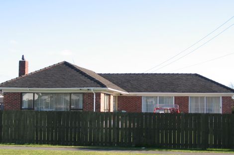 Photo of property in 28 Grove Road, Papakura, 2110