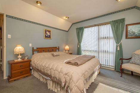 Photo of property in 2 Kent Lodge Avenue, Avonhead, Christchurch, 8042