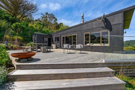 Photo of property in 69 North Street, Mokau, 4376