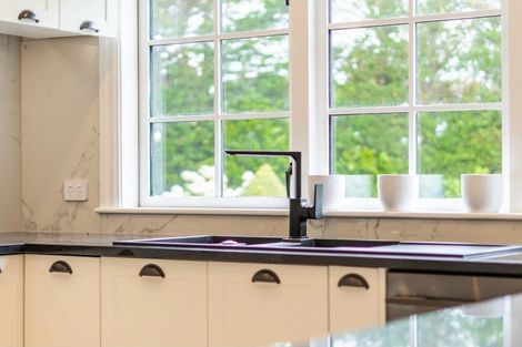 Photo of property in 29 Padnell Crescent, Paparangi, Wellington, 6037