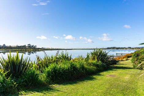 Photo of property in 16 Riverview Place, Waipu, 0582