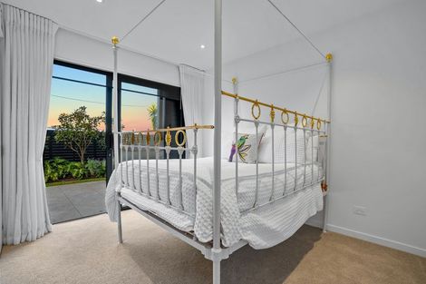 Photo of property in 10 Vaughan Crescent, Murrays Bay, Auckland, 0630