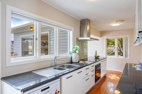 Photo of property in 1/46 College Road, Northcote, Auckland, 0627