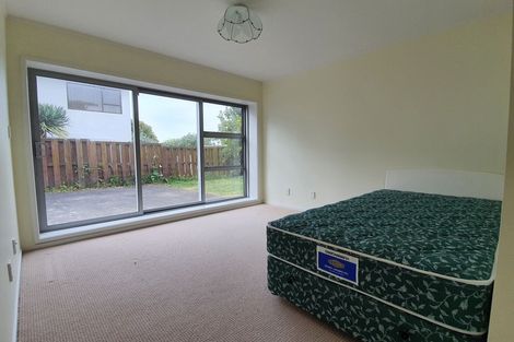 Photo of property in 3/104 East Coast Road, Forrest Hill, Auckland, 0620