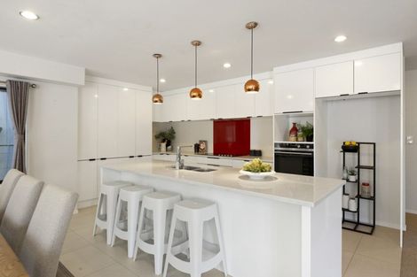 Photo of property in 41 Fairmount Road, Titirangi, Auckland, 0604