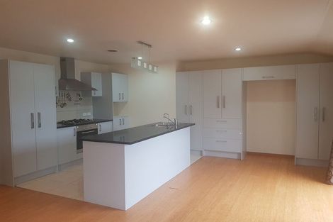 Photo of property in 79a Stanley Road, Glenfield, Auckland, 0629