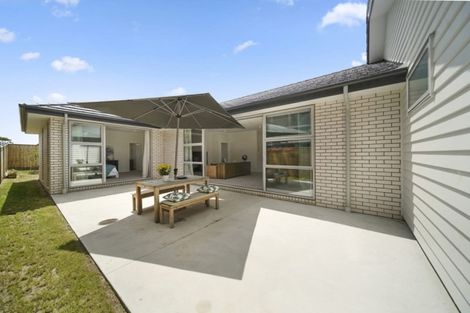Photo of property in 57 Hayfield Way, Karaka, Papakura, 2113