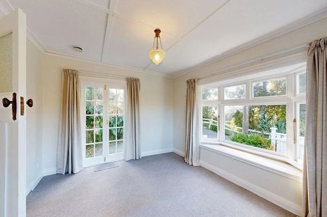 Photo of property in 43 Trelissick Crescent, Ngaio, Wellington, 6035