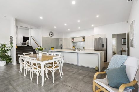 Photo of property in 9 Bayview Park Lane, Orewa, 0931