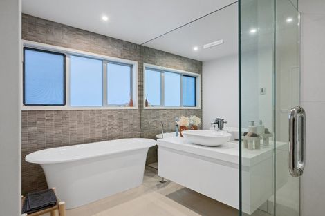 Photo of property in 209 Weston Road, St Albans, Christchurch, 8052