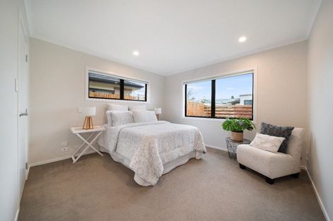 Photo of property in 2/9 Heath Street, Saint Andrews, Hamilton, 3200