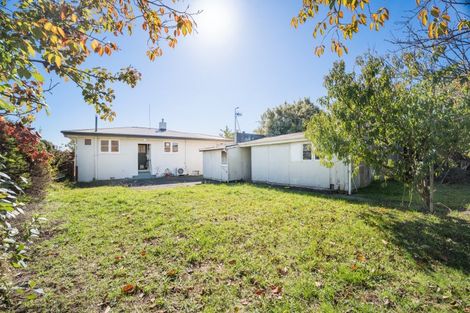 Photo of property in 32 Aberdeen Avenue, Takaro, Palmerston North, 4412
