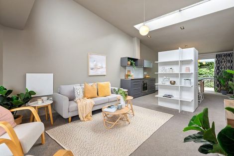 Photo of property in 16/2 Onslow Road, Khandallah, Wellington, 6035